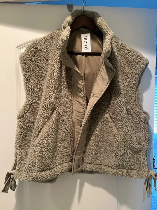 fab'rik sage green Sherpa Snap-Front Vest - Picture 1 of 4
